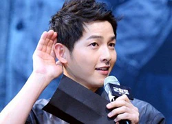 Song Joong Ki xuất hiện tươi tắn sau kỳ nghỉ với Song Hye Kyo