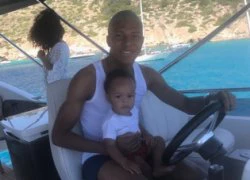 Trước mùa Hè giông bão, Kylian Mbappe thư thái trên du thuyền