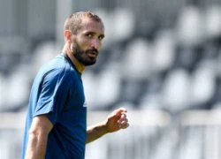 Chiellini buồn rầu khi sân tập vắng bóng Bonucci