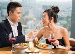 Có phải tôi dùng túi tiền để mua tình yêu của em