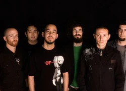 Cột mốc đáng nhớ trong sự nghiệp của giọng ca chính nhóm Linkin Park vừa qua đời