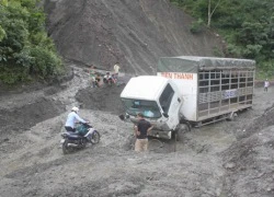 Điện Biên-Lai Châu-Lào Cai: Sạt lở gây ách tắc nhiều tuyến quốc lộ