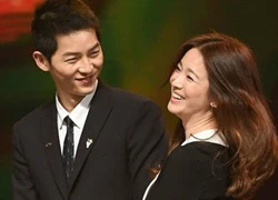 Gia đình Song Joong Ki tới Seoul gặp gỡ mẹ Song Hye Kyo