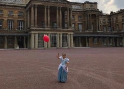 Harper mặc đồ công chúa, đón tuổi mới trong cung điện Buckingham