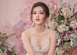 Huyền My khoe ngực đầy với đầm ren xuyên thấu