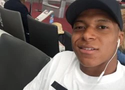 Kylian Mbappe khoe ảnh ở sân bay, thông báo ở lại Monaco?