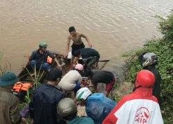 Lật thuyền chăn vịt, thiếu niên 16 tuổi chết đuối thương tâm