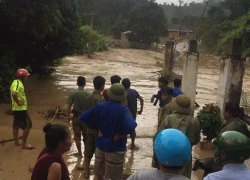 Lũ quét kinh hoàng, 9 ngôi nhà bị cuốn trôi