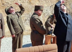 Lý do Mỹ không tung đòn ám sát khi Kim Jong-un đứng gần tên lửa