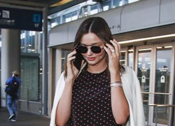 Miranda Kerr xuất hiện sau khi đã trả hết nữ trang tỷ phú Malaysia tặng