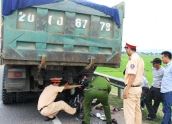 Ninh Thuận: Tông vào đuôi xe tải, 3 người trọng thương