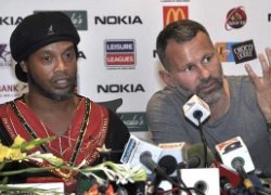 Ronaldinho và Ryan Giggs sang Pakistan giao hữu từ thiện