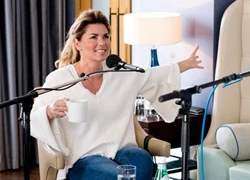 Shania Twain - nghèo đói, bệnh tật và nỗi đau chồng ngoại tình