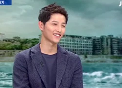 Song Joong Ki cười rất tươi khi gọi Song Hye Kyo là "bà xã tương lai"