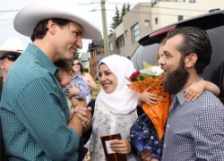 Thủ tướng Canada gặp Justin Trudeau 'nhí'