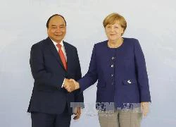 Thủ tướng hội đàm với Thủ tướng Đức Angela Merkel