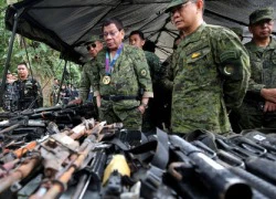 Tổng thống Philippines đích thân tới vùng chiến sự Marawi