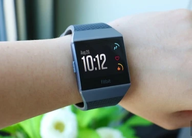 Fitbit Ionic, đối thủ mới của Apple Watch