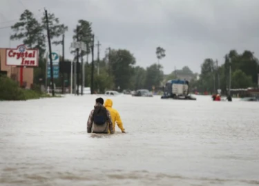 Hồ chứa ở Houston bị tràn do bão Harvey