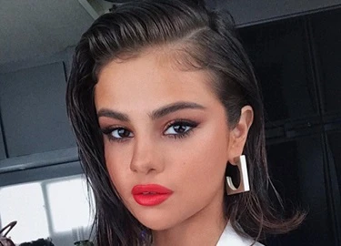 Selena Gomez đẹp khó cưỡng nhờ 'phù thủy trang điểm' gốc Việt