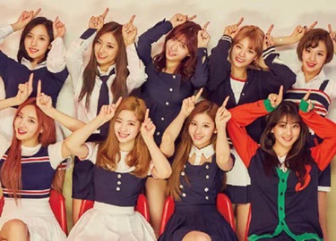 Twice là girlgroup đầu tiên có tất cả các MV cán mốc 100 triệu lượt xem