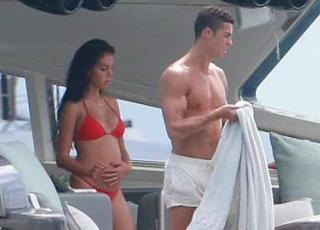 Nhà Ronaldo sắp đón tiểu công chúa