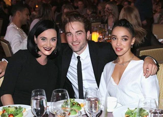 Robert Pattinson lạnh nhạt với vị hôn thê và ngày càng gần gũi với Katy Perry