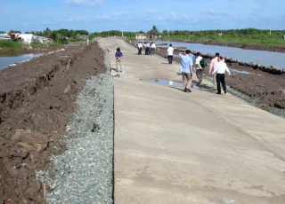 Cà Mau: Sụt lún nghiêm trọng đê biển Tây, ước thiệt hại 1 tỷ đồng