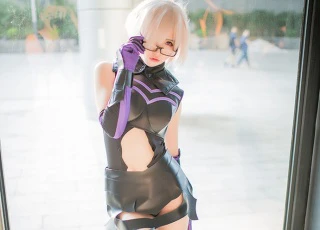 Cùng ngắm cosplay Fate/Grand Order cực gợi cảm và quyến rũ