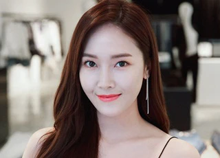 Jessica khen ngợi MV kỷ niệm 10 năm của SNSD