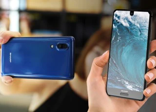 Sharp ra mắt smartphone tràn viền, camera giống iPhone 8