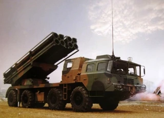 Trung Quốc muốn bán hệ thống rocket, radar cho Malaysia