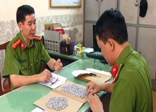 Đập "boong ke" ma tuý do các đầu gấu làm chủ