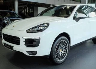 Porsche Cayenne Platinum Edition giá 5,3 tỷ đồng tại Việt Nam