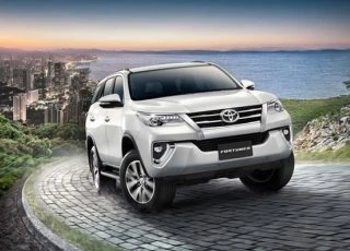 Toyota Fortuner 2017 có giá chỉ từ 846 triệu đồng