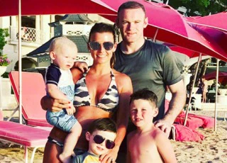 Coleen ca thán Rooney "vô tích sự"