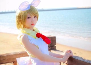 Cosplayer nổi tiếng 'dằn mặt' dân mạng Việt gây rối trên Facebook