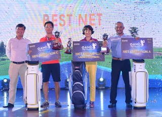 HLV tuyển golf Việt Nam tranh tài ở Sầm Sơn trước ngày đi SEA Games