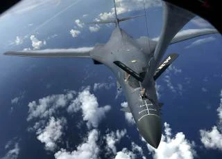 B-1b Mỹ sẵn sàng dội bom Triều Tiên khi ông Trump ra lệnh