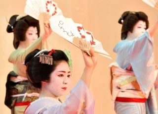 Cuộc sống khổ luyện của các geisha Nhật Bản