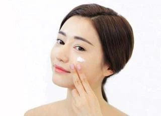 Điểm mặt 8 thói quen làm đẹp tàn phá nhan sắc của bạn mỗi ngày