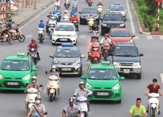 Hà Nội cấm taxi, ôtô hoạt động trên nhiều tuyến phố