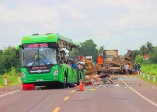 Tai nạn 5 người chết ở Bình Định: Cần lắp đèn chiếu sáng