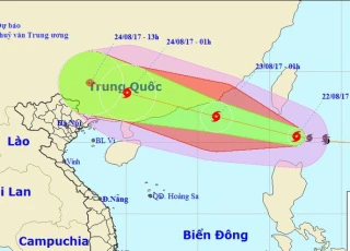 Bão Hato gần Biển Đông đang có xu hướng mạnh lên