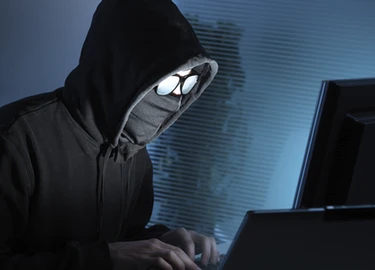 Hacker trộm thông tin thẻ tín dụng để mua hàng hiệu