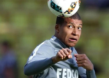 Mbappe 'nổi loạn', đánh nhau với đồng đội