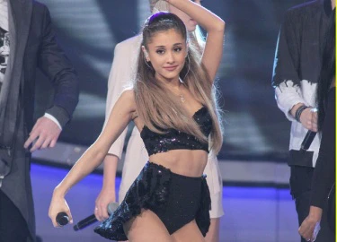 Ariana Grande "muốn hủy là hủy" show diễn tại VN, fan phẫn nộ