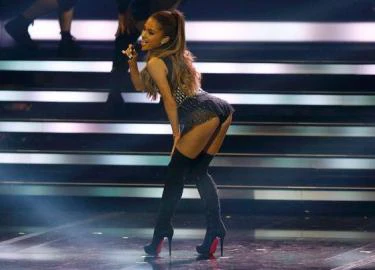 Ariana Grande tức giận hủy show VN vì bị xúc phạm là vô văn hóa