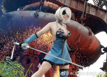 Cùng ngắm cô nàng 2B gợi cảm với bộ váy ngủ trong Nier: Automata