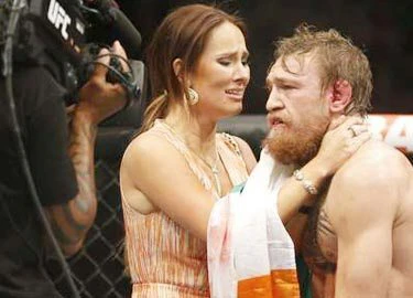 Dee Devlin: Người đàn bà truyền lửa cho "Gã điên" McGregor